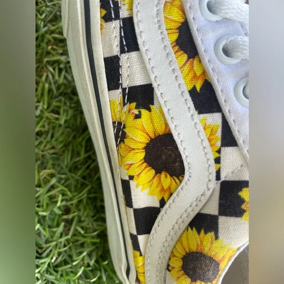 Vans Customers Black/Yellow/White Sunflowers Old Skool Shoes Sz(4mens 5.5womens - Picture 4 of 7